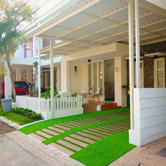 Jasa-pasang-kanopi-rumah-minimalis-dipadukan-rumput.jpg